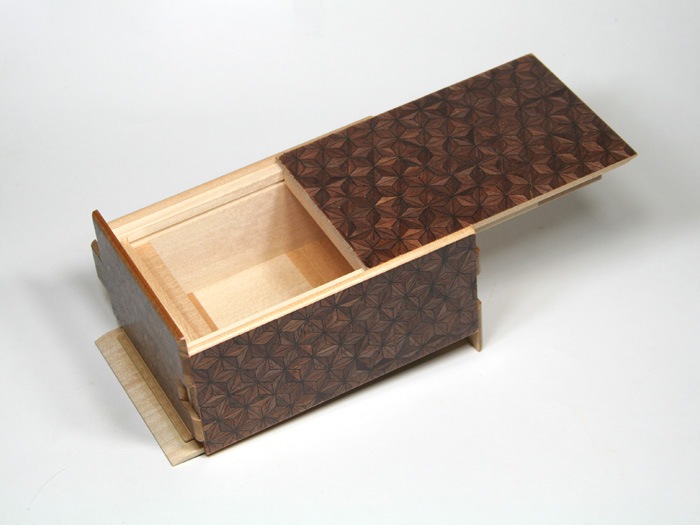秘密箱21回仕掛け 茶麻 | 秘密箱 | 寄木細工専門店 箱根丸山物産