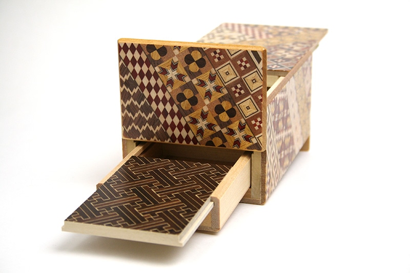 秘密箱7＋1回仕掛け 5寸 引き出し付 | 秘密箱 | 寄木細工専門店