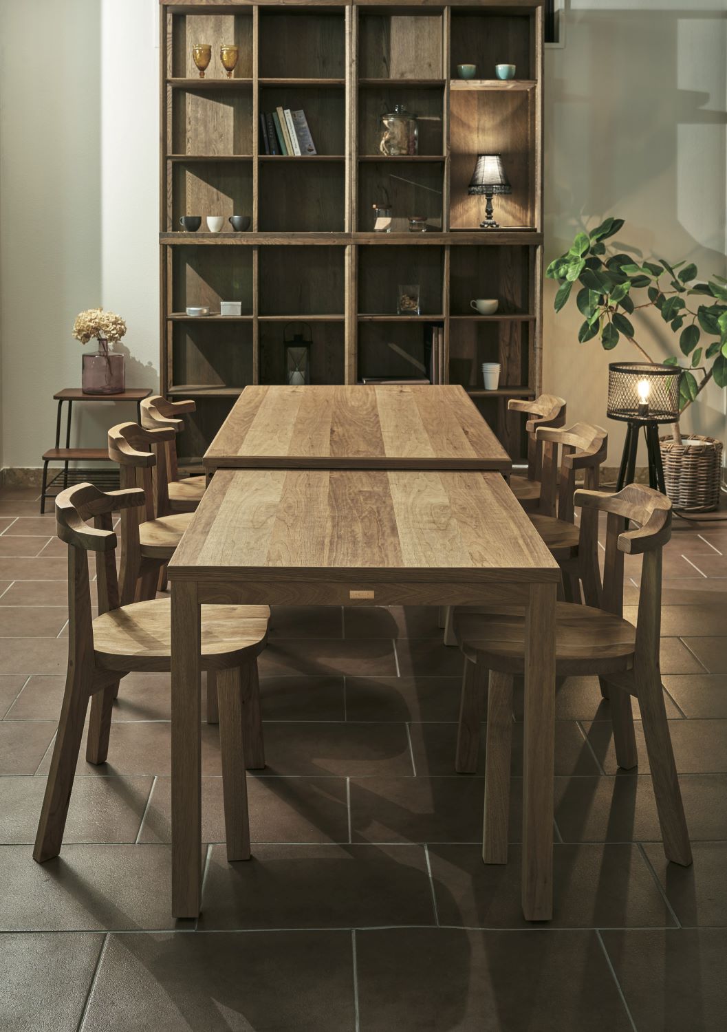 Akiチェア　国産　主材：天然杢くるみ材塗装 Akiチェア 国産 主材：天然杢くるみ材塗装