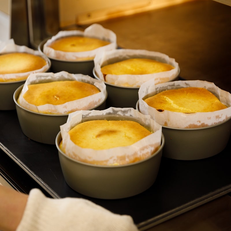 京のチーズケーキ～そば茶パウダー添え～（冷凍）