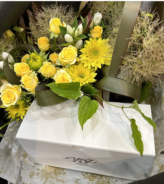 パウンドケーキ&フラワーセット/季節のパウンド（花代、容器代、送料込み）