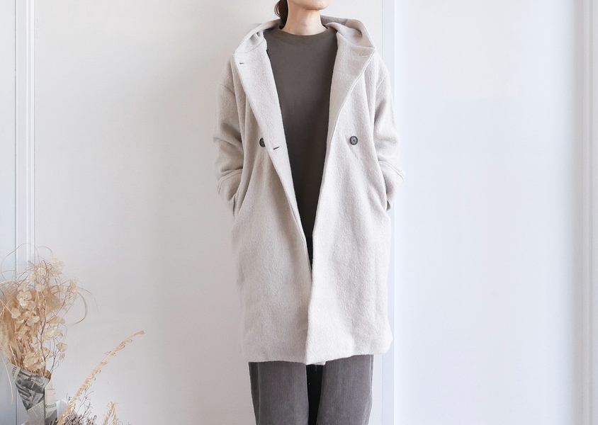 mao made(マオメイド)＊圧縮ウールダブルボタンロング丈フーディコート