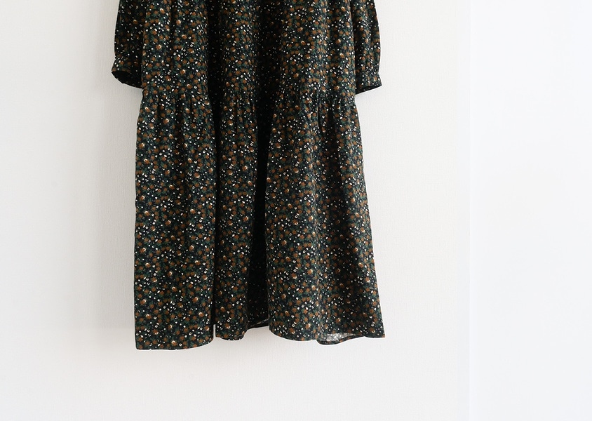 ista-ire（イスタイーレ）＊起毛フラワープリントティアードワンピース