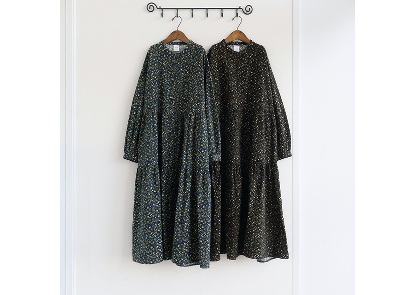 glam33 ista-ire 起毛フラワープリントティアードワンピース ista-ire（イスタイーレ）＊起毛フラワープリントティアードワンピース