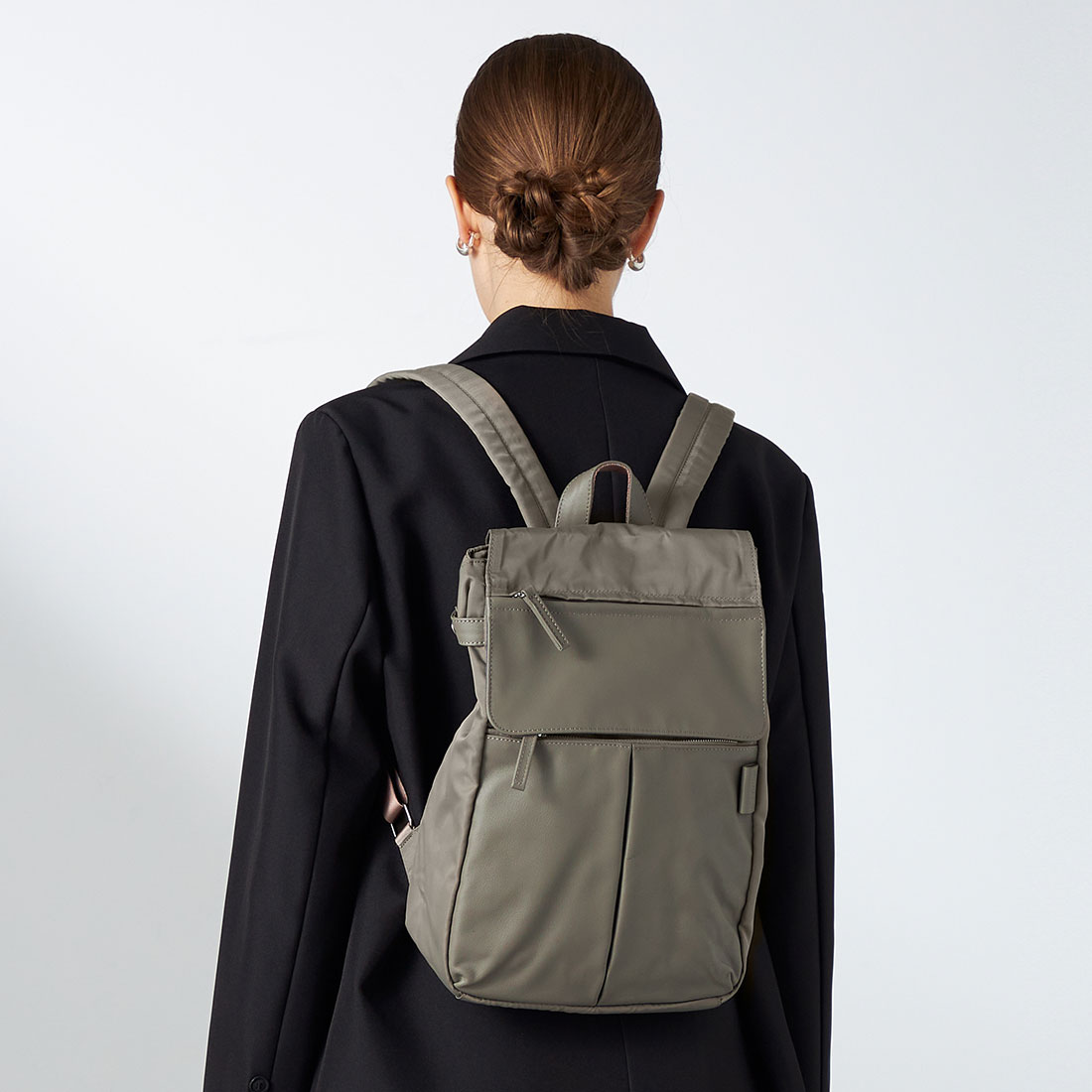 ナイロン×牛革コンビシリーズ　リュックサック　Sサイズ