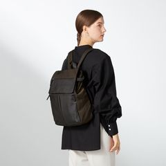 ナイロン×牛革コンビシリーズ リュックサック Mサイズ｜Y'SACCS公式通販