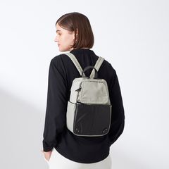 ナイロン×レザーコンビシリーズ 前ポケットミニリュックサック