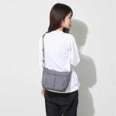 ナイロンタフタショルダーバッグ　ミディアム