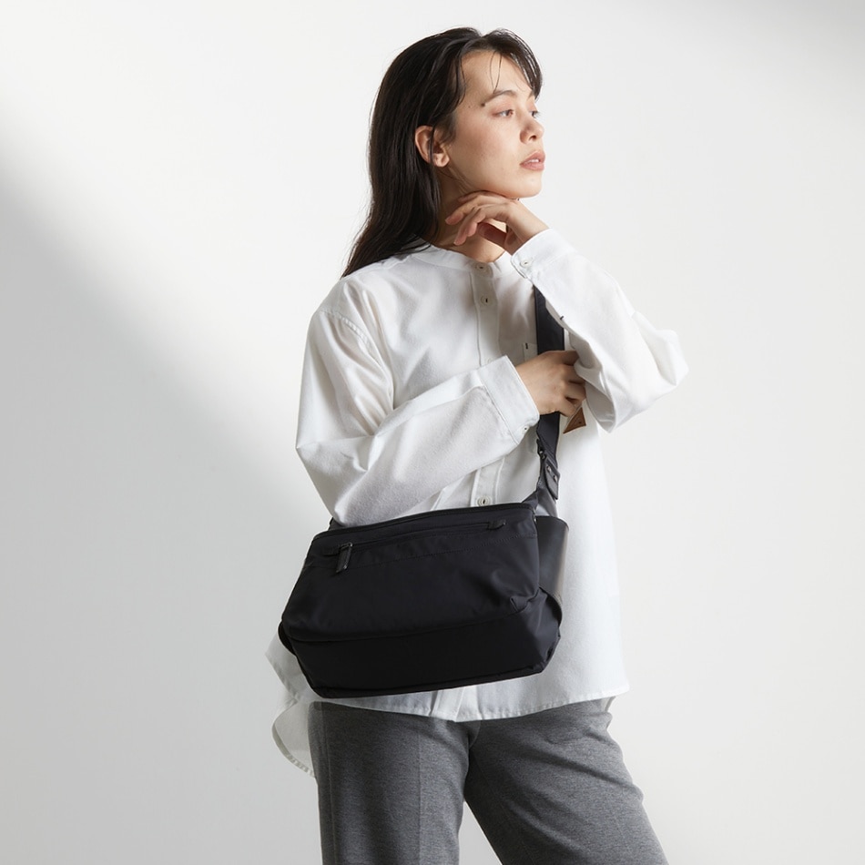 【ナイロンタフタ×リサイクルレザー】デイリーショルダー Sサイズ