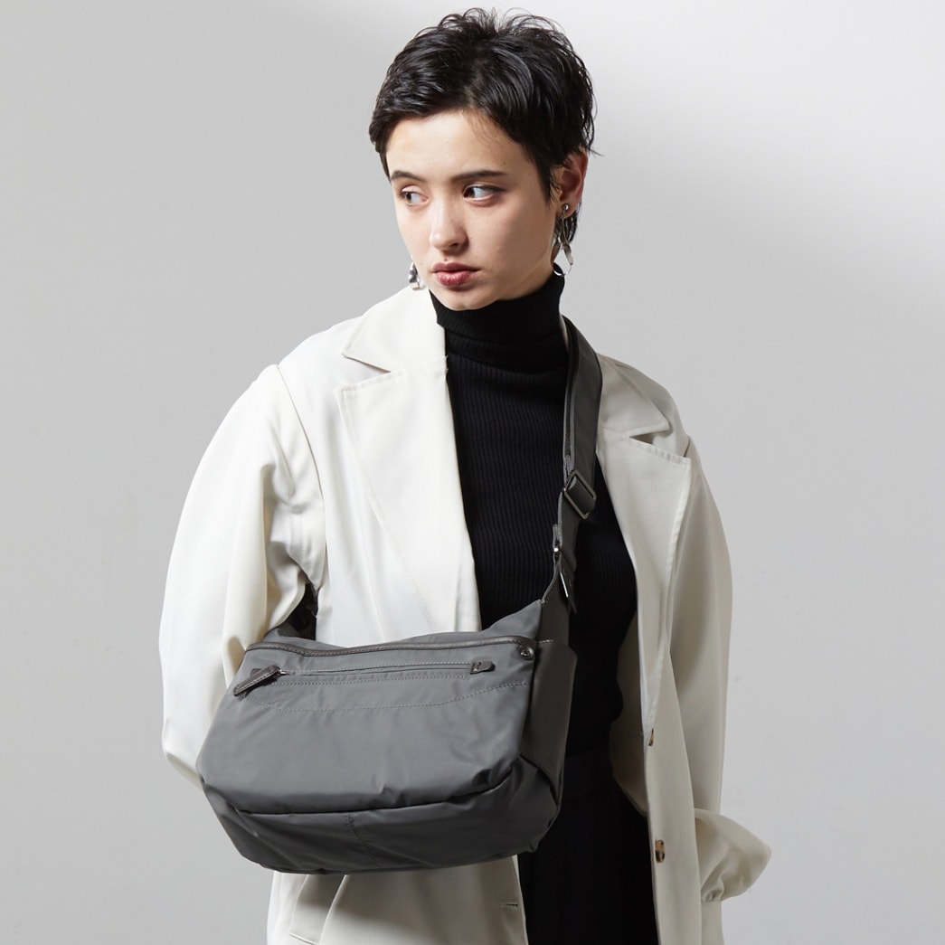【ナイロンタフタ×リサイクルレザー】デイリーショルダー Sサイズ