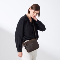 ナイロン×牛革コンビシリーズ　横型ショルダーバッグ　SSサイズ