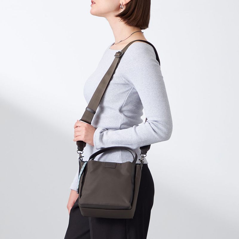 【大人のおしゃれ手帖11月号掲載】市川実和子×Y'SACCS ナイロンすっきりミニマムトート