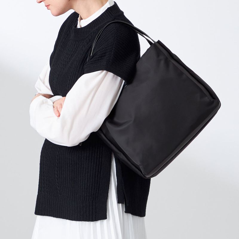 【大人のおしゃれ手帖11月号掲載】市川実和子×Y'SACCS ナイロンすっきりトート