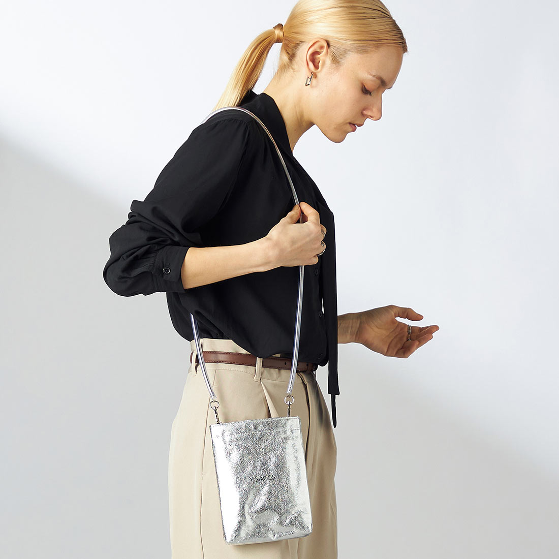 シルバー（銀色）ショルダーバッグ人気ブランドおすすめ｜Y’SACCS（イザック）