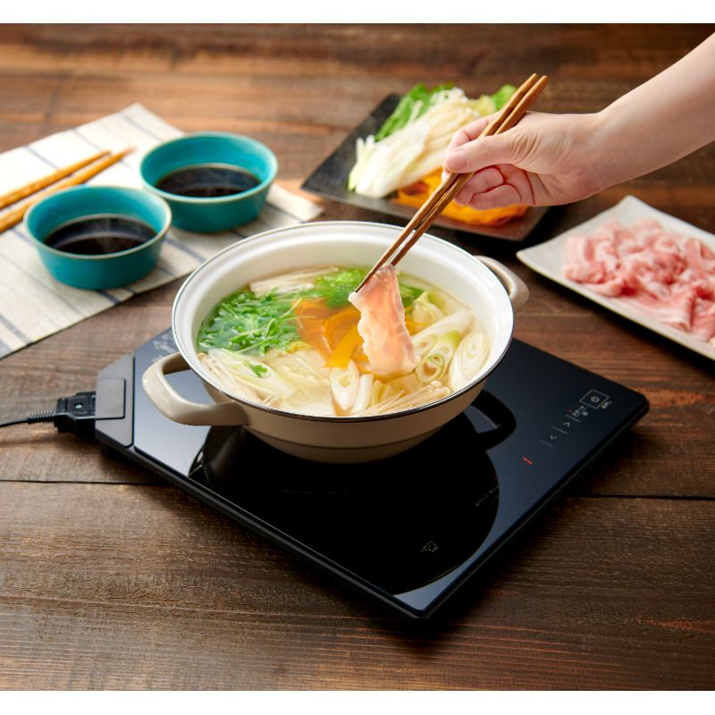 �ݰ��ޥۡ��ӥ� IH���å��󥰥ҡ����� EZ-KG26-BA �֥�å� 1300W ���IH�ҡ����� ���� IHĴ���� �ե�ե�å� ���饹�ȥåץץ졼�� �вø�9�ʳ� ZOJIRUSHI