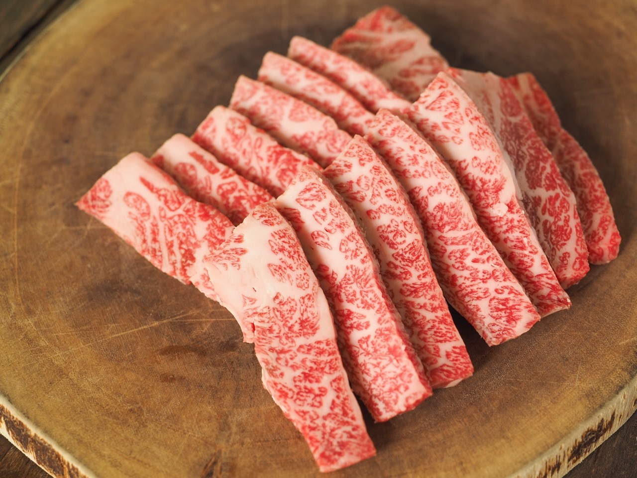 はなが黒牛上カルビ (約200g）