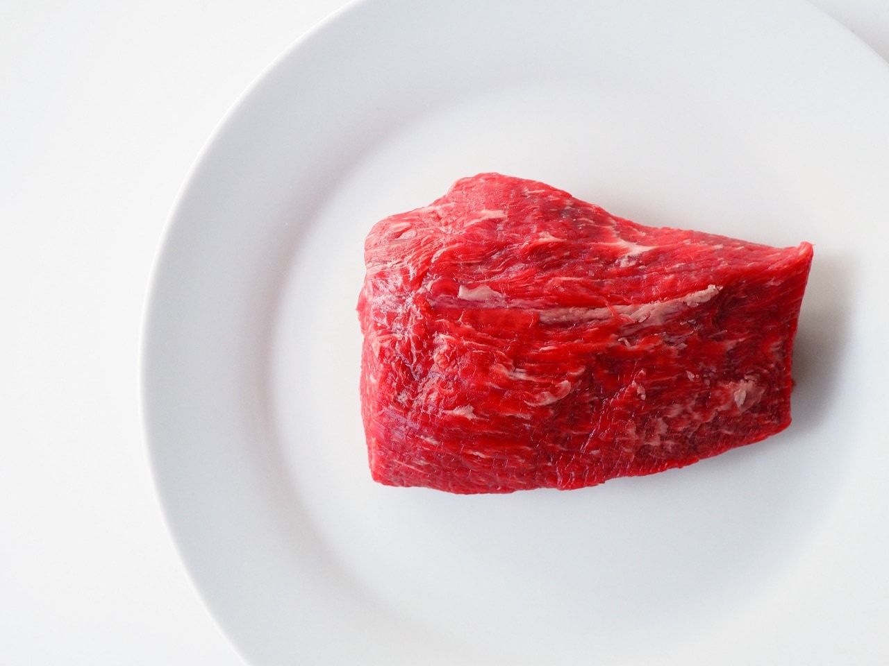 はなが黒牛モモ (約200g）