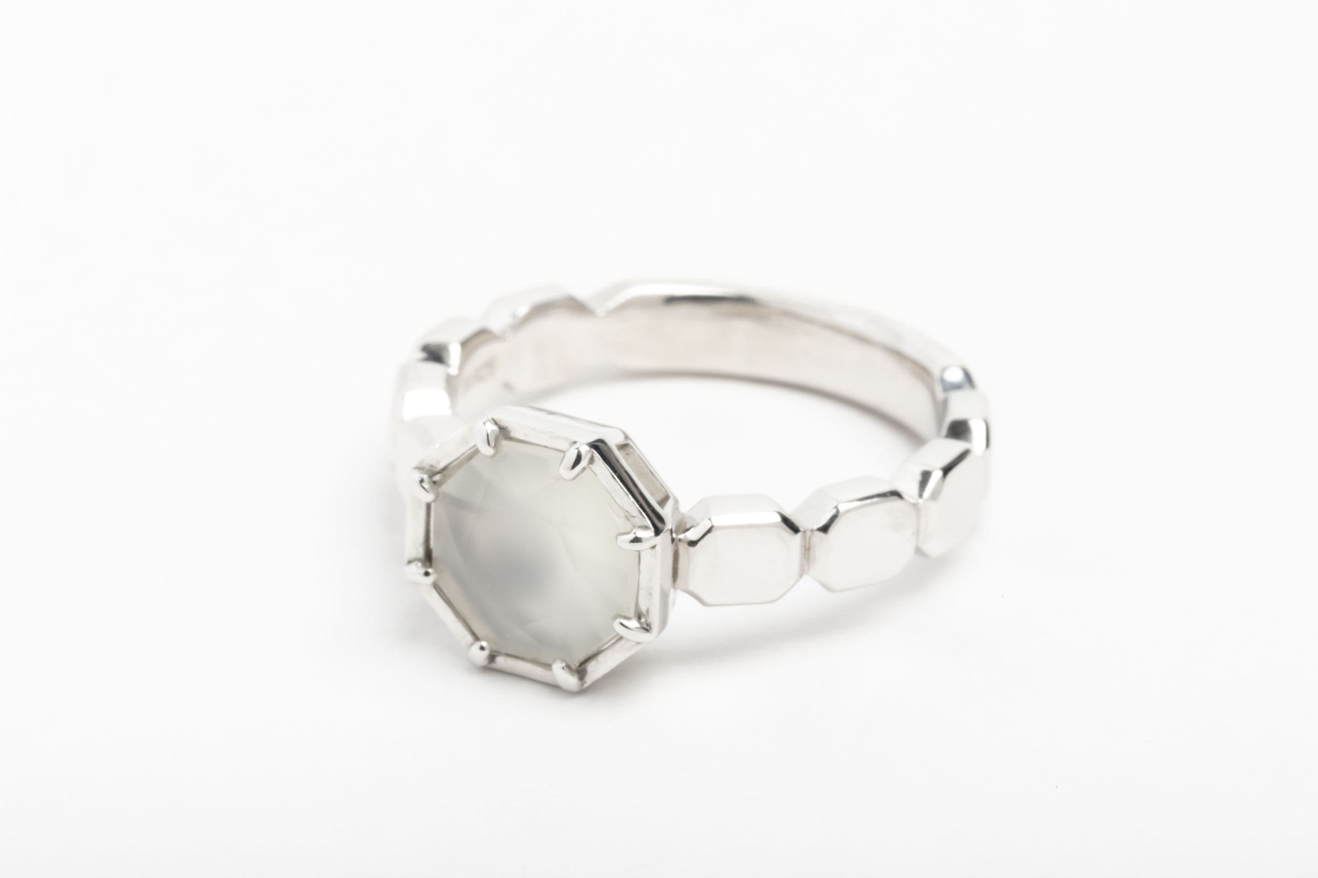 2026 Limited｜PT950八角霊符ジュエリー 〈ホワイトムーンストーン〉リング