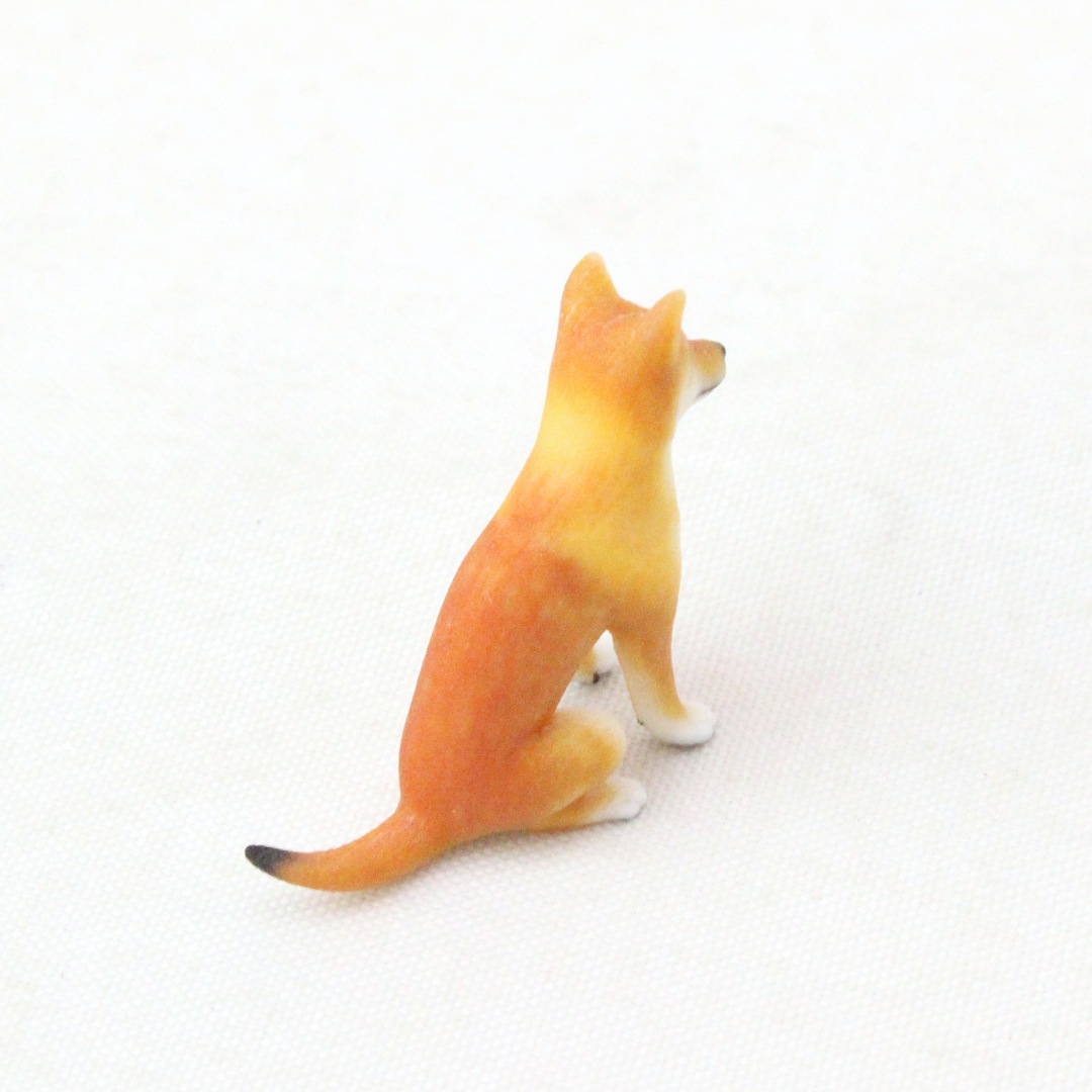 柴犬（キツネ顔）のミニチュア3Dフィギュア | 動物フィギュア