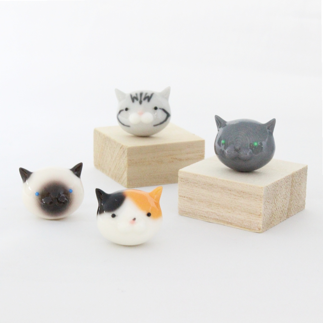 新品☆ゆめにっきピンバッジ7個ウボァセコムマサダ先生窓付きねこきゅっきゅ君モノ子 ピンバッジ「窓辺の猫」 | iichi 日々の暮らしを心地よくする