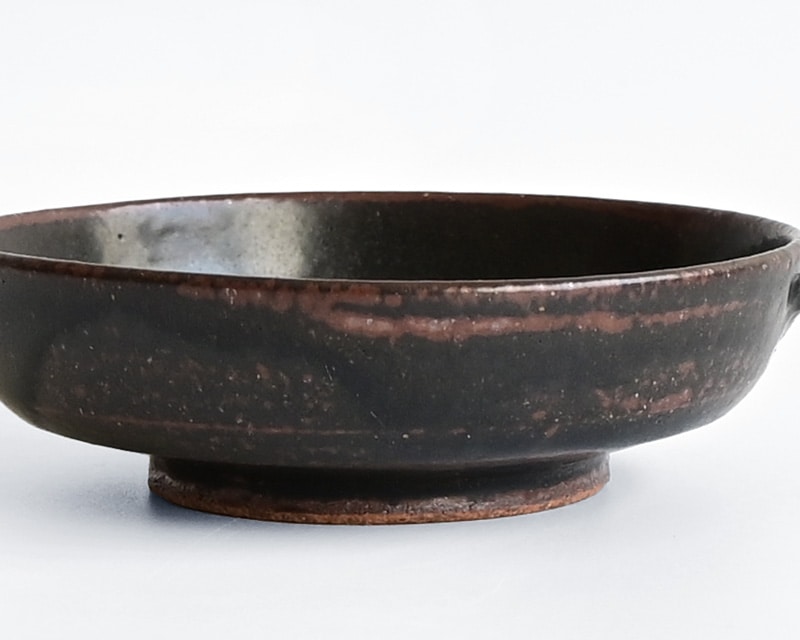 光藤佐 黒釉耳付平鉢 | ブランド,光藤佐 | YUI LIVINGS | 神戸三宮の