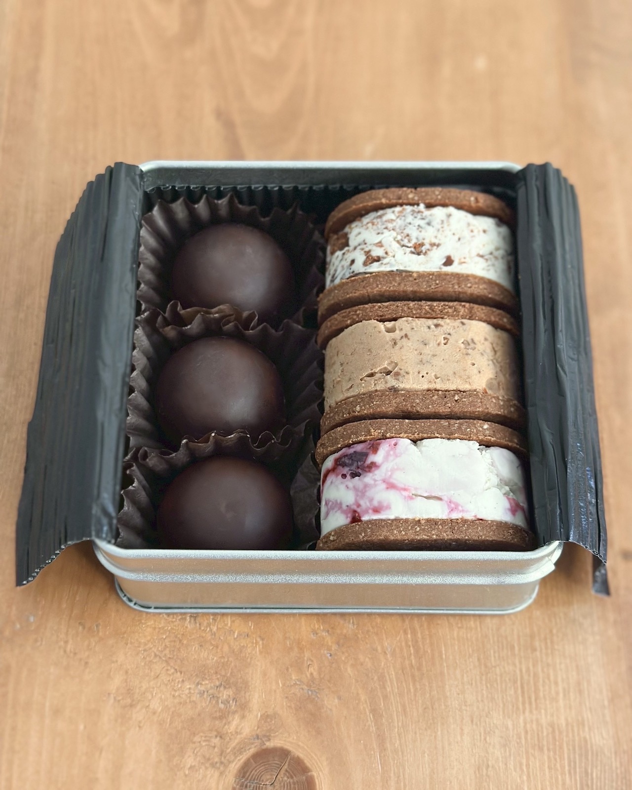 バレンタイン限定スペシャルアイスクリーム缶