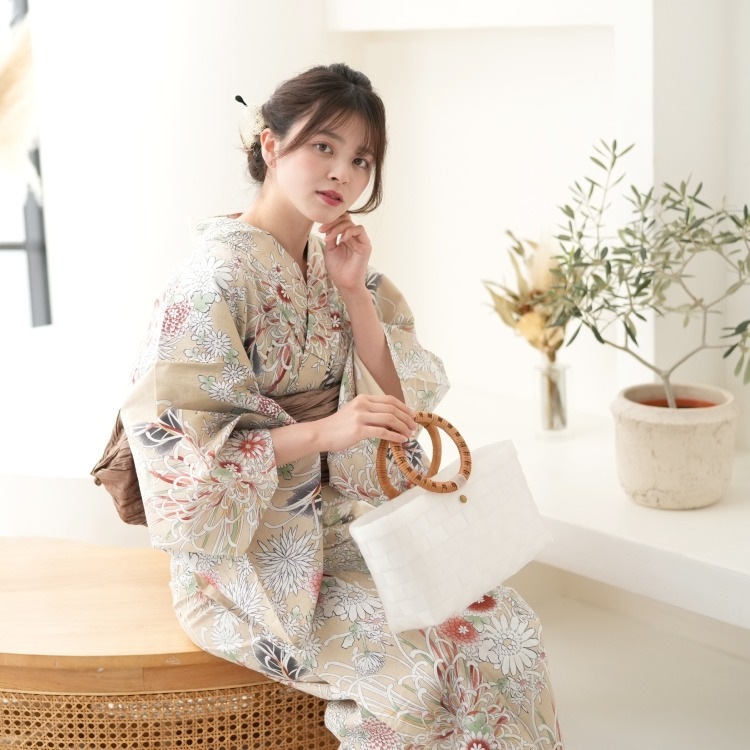 utatane 浴衣3点セット（3L） 高級変わり織り 古典柄 レトロ アンティーク系 糸菊 ベージュ系|浴衣（ゆかた）|レディース