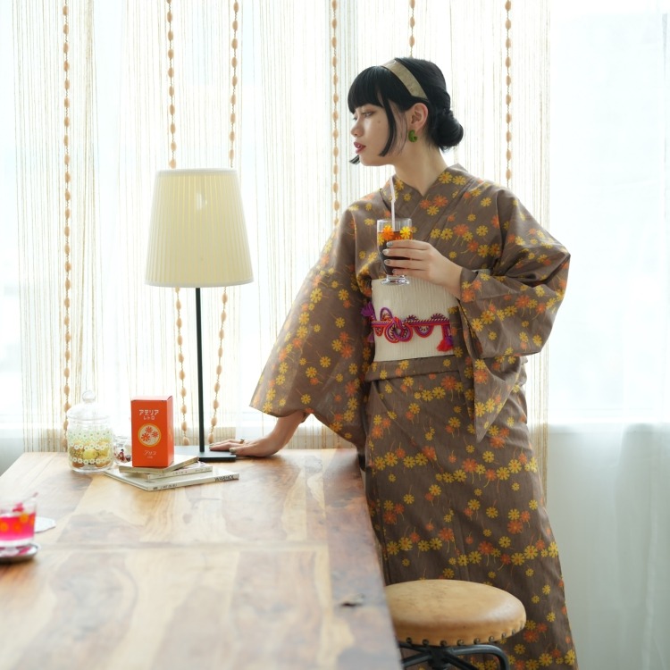 ニコアンティーク×アデリアレトロ 浴衣3点セット(F) 国内染色 古典柄 レトロ アンティーク系 アリス 茶系-浴衣結(ゆかたむすび)