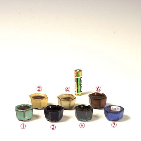 683.木黄 漢詩段足六角鉢 豆鉢 盆栽鉢 植木鉢 2*2.2*2cm 683.木黄 漢詩段足六角鉢 豆鉢 盆栽鉢 植木鉢 2*2.2