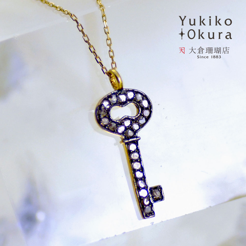 SV  ブラウンダイヤ キーモチーフ ペンダント ネックレス