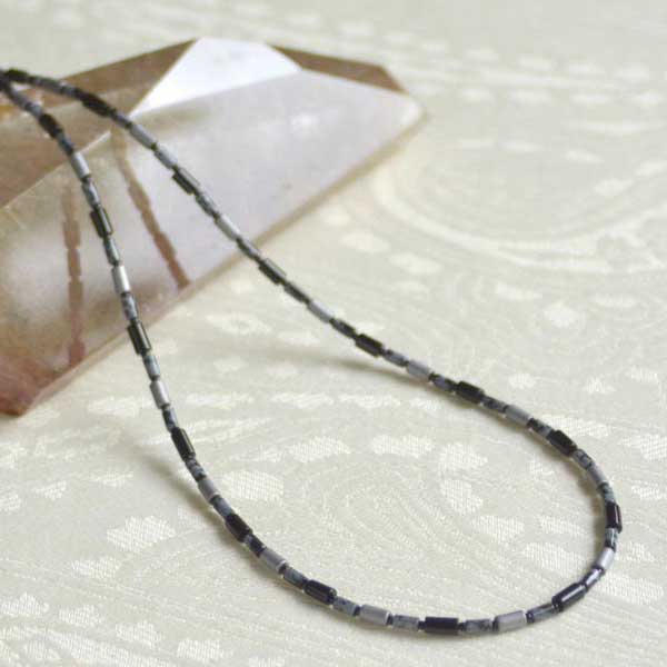 オニキス ヘマタイト スノーフレイクオプシディアン ショートネックレス