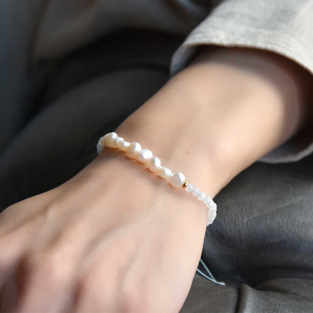 TWOtone stones ブレスレット　淡水パール・ホワイト×レインボームーンストーン【Fortune Stone Table】