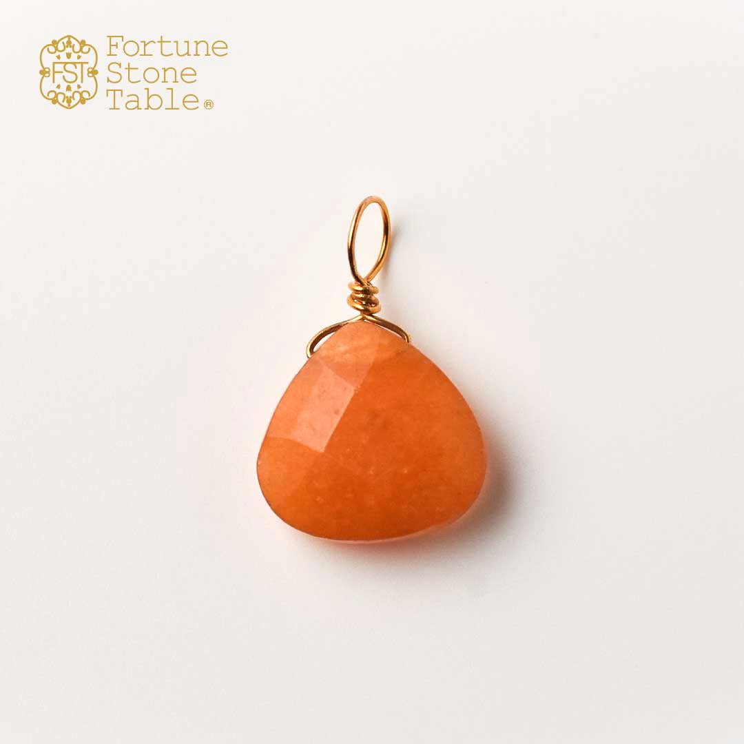 カラーで選ぶチャーム　レッドアベンチュリン【Fortune Stone Table】
