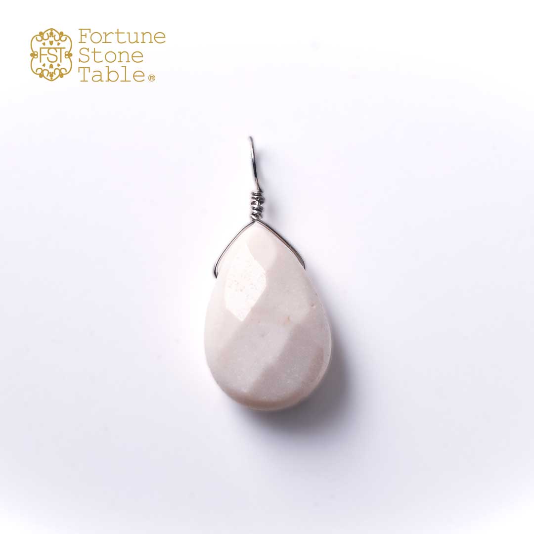 カラーで選ぶチャーム　ホワイトアゲイト【Fortune Stone Table】