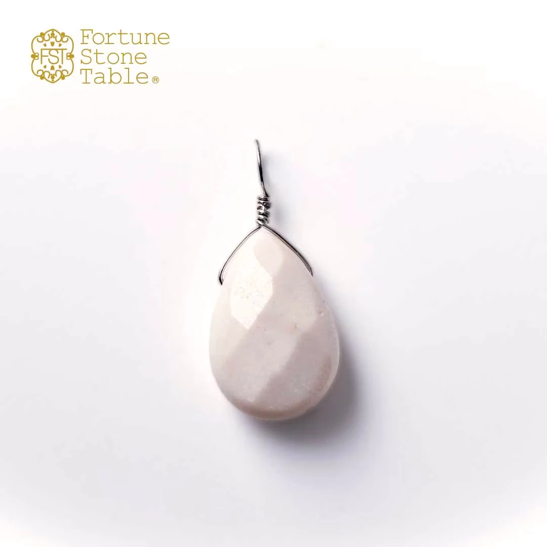 カラーで選ぶチャーム　ホワイトアゲイト【Fortune Stone Table】