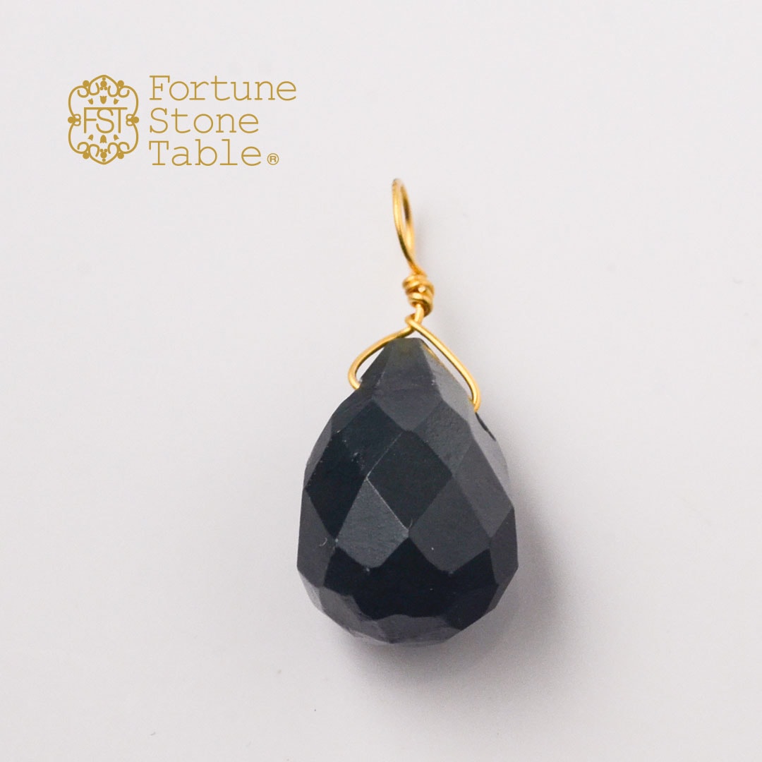 カラーで選ぶチャーム　カナダジェイド【Fortune Stone Table】