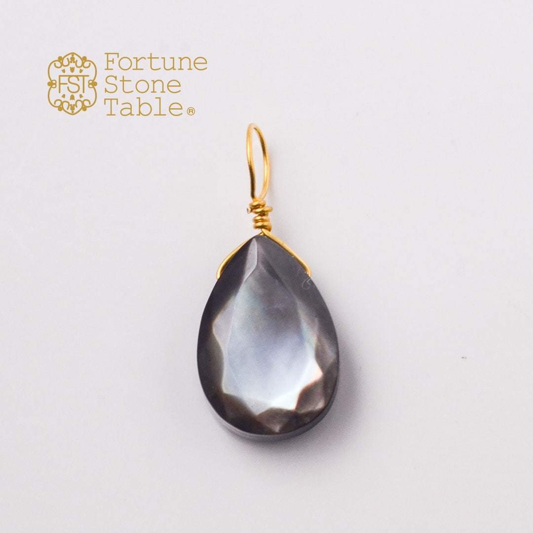 カラーで選ぶチャーム　ブラックシェル【Fortune Stone Table】