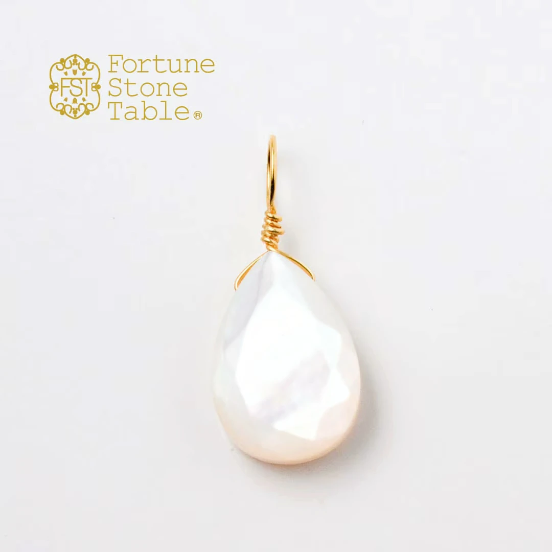 カラーで選ぶチャーム　ホワイトシェル【Fortune Stone Table】