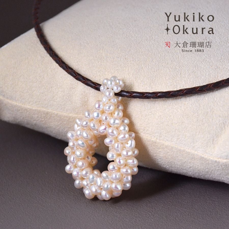 ホワイト淡水パール ハンドニット ドロップペンダントトップ