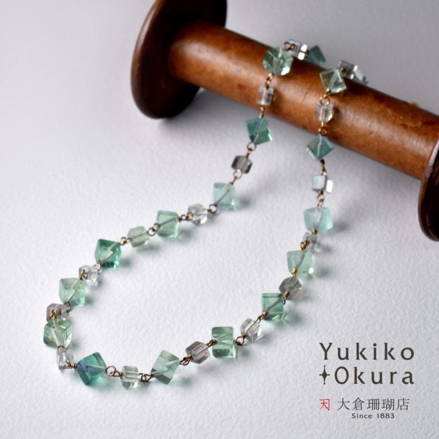 フローライト キューブカット ショートネックレス(ブルー・グリーン)