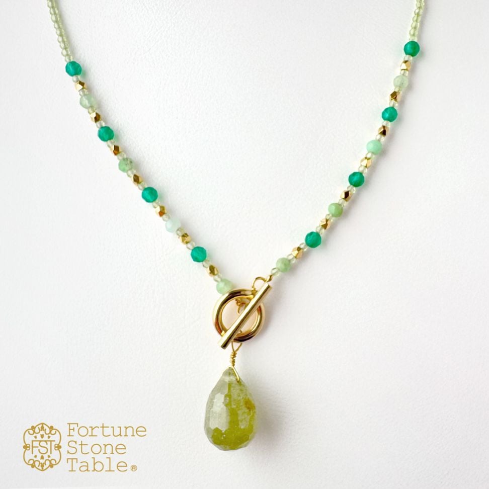 カラーで選ぶペンダントネックレス（緑）グリーンガーネット【Fortune Stone Table】