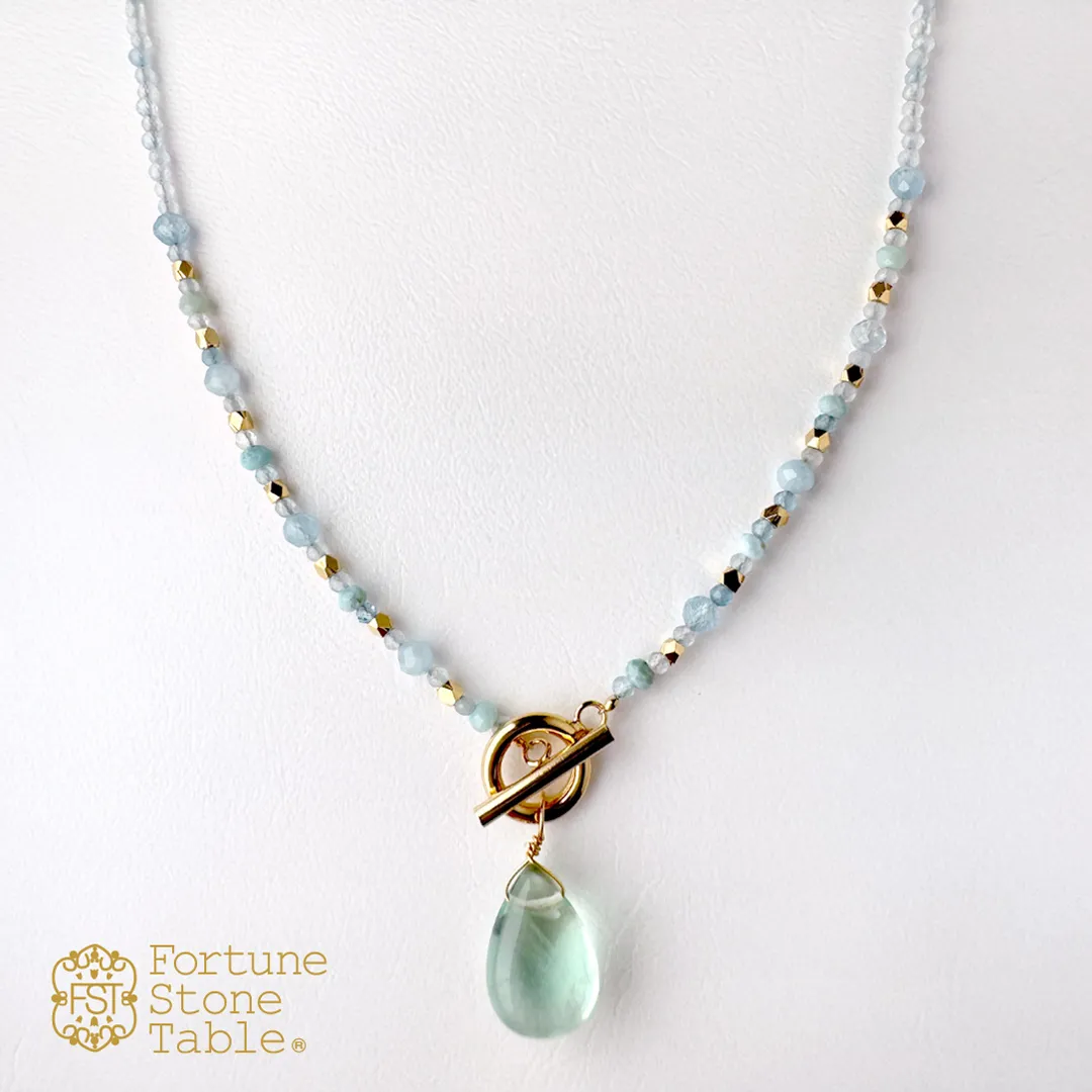 カラーで選ぶペンダントネックレス（淡青）フローライト【Fortune Stone Table】