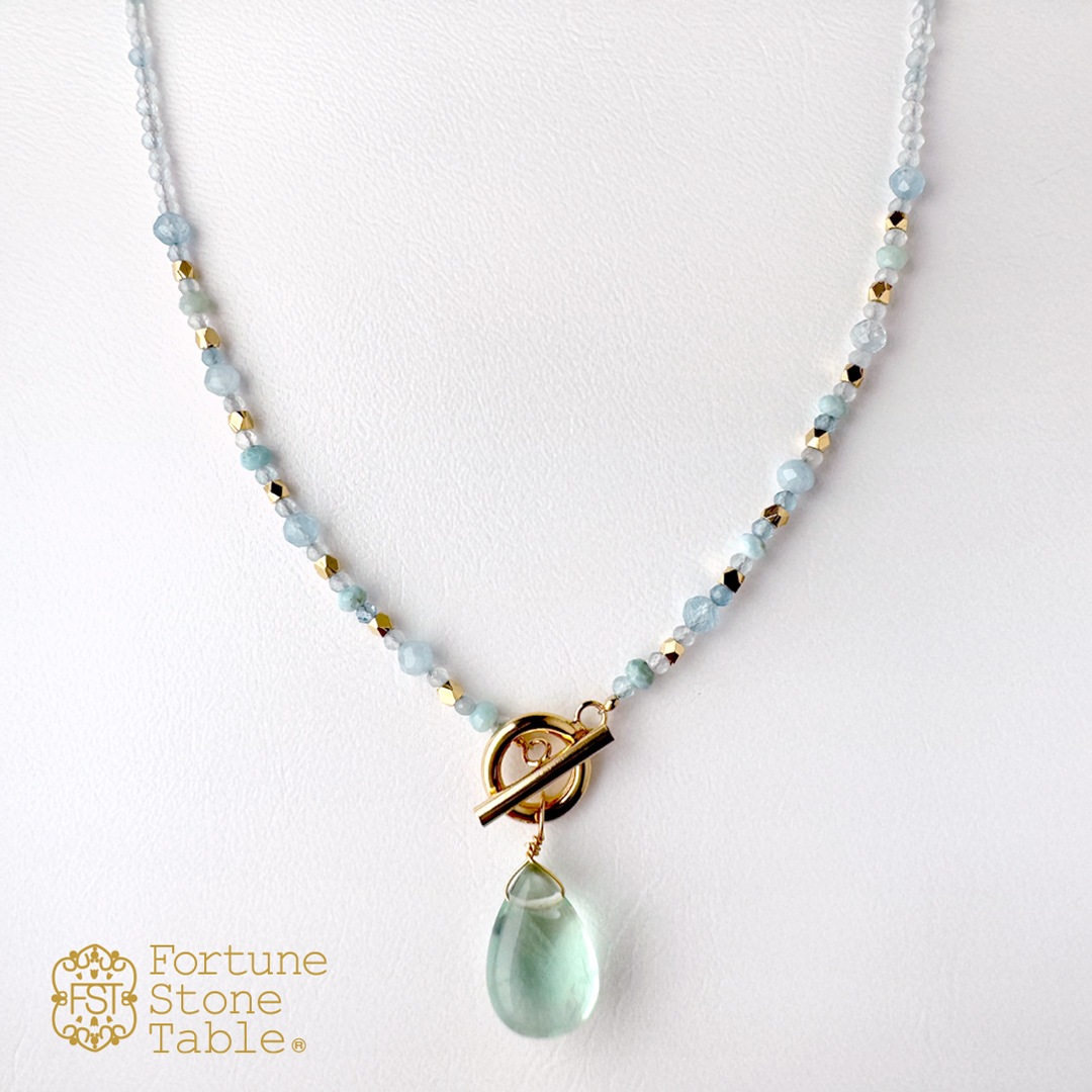 カラーで選ぶペンダントネックレス（淡青）フローライト【Fortune Stone Table】