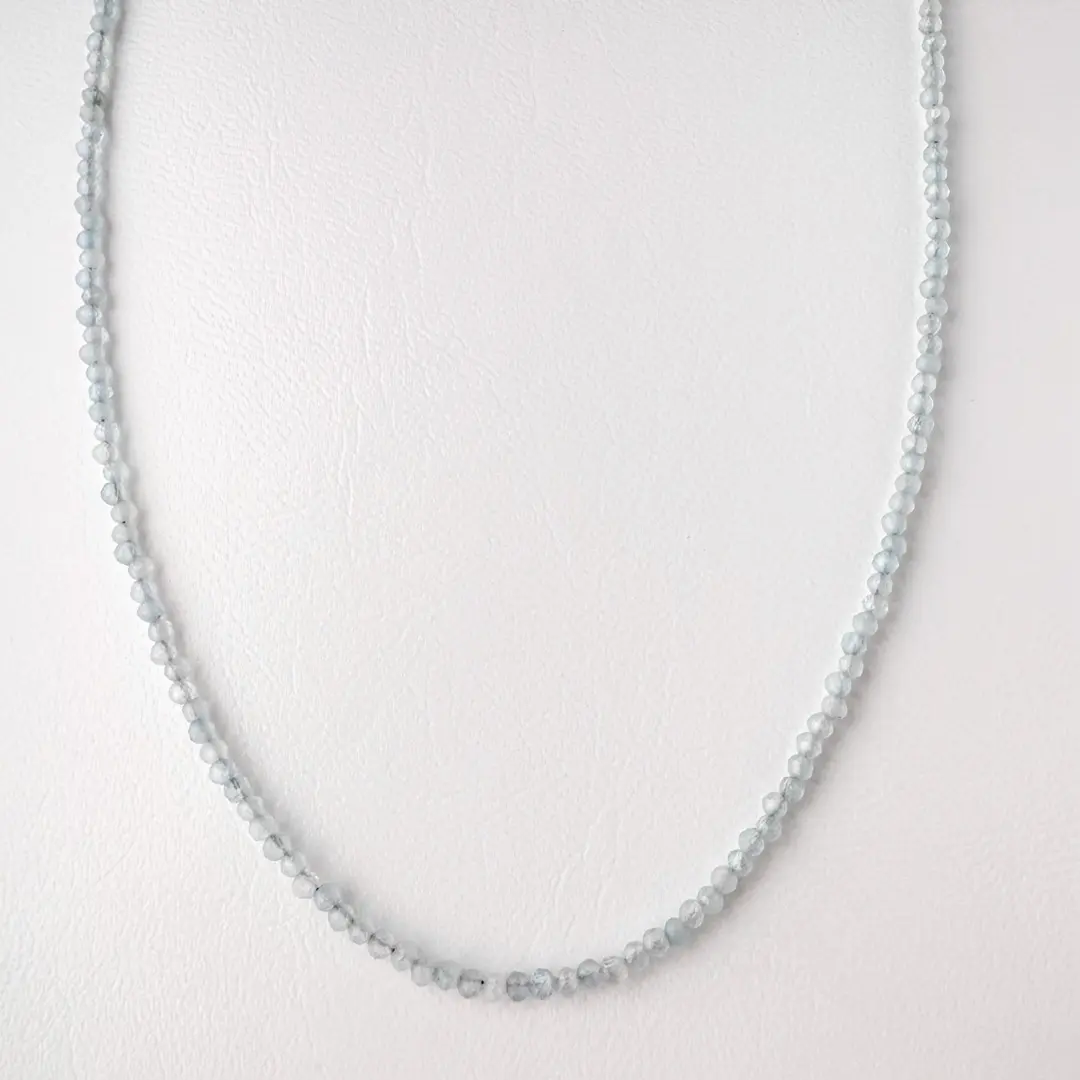 カラーで選ぶペンダントネックレス（淡青）フローライト【Fortune Stone Table】