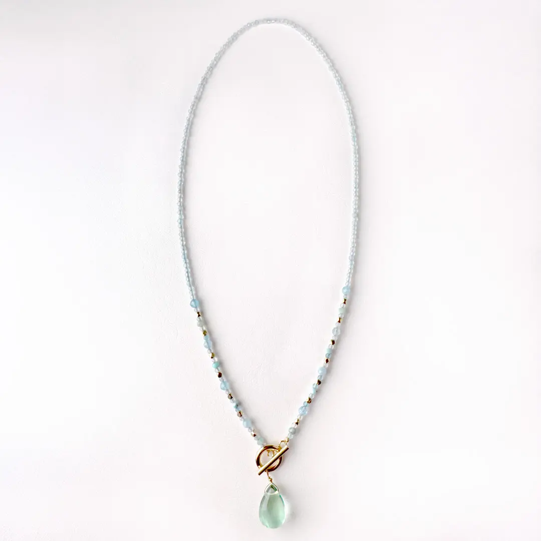 カラーで選ぶペンダントネックレス（淡青）フローライト【Fortune Stone Table】