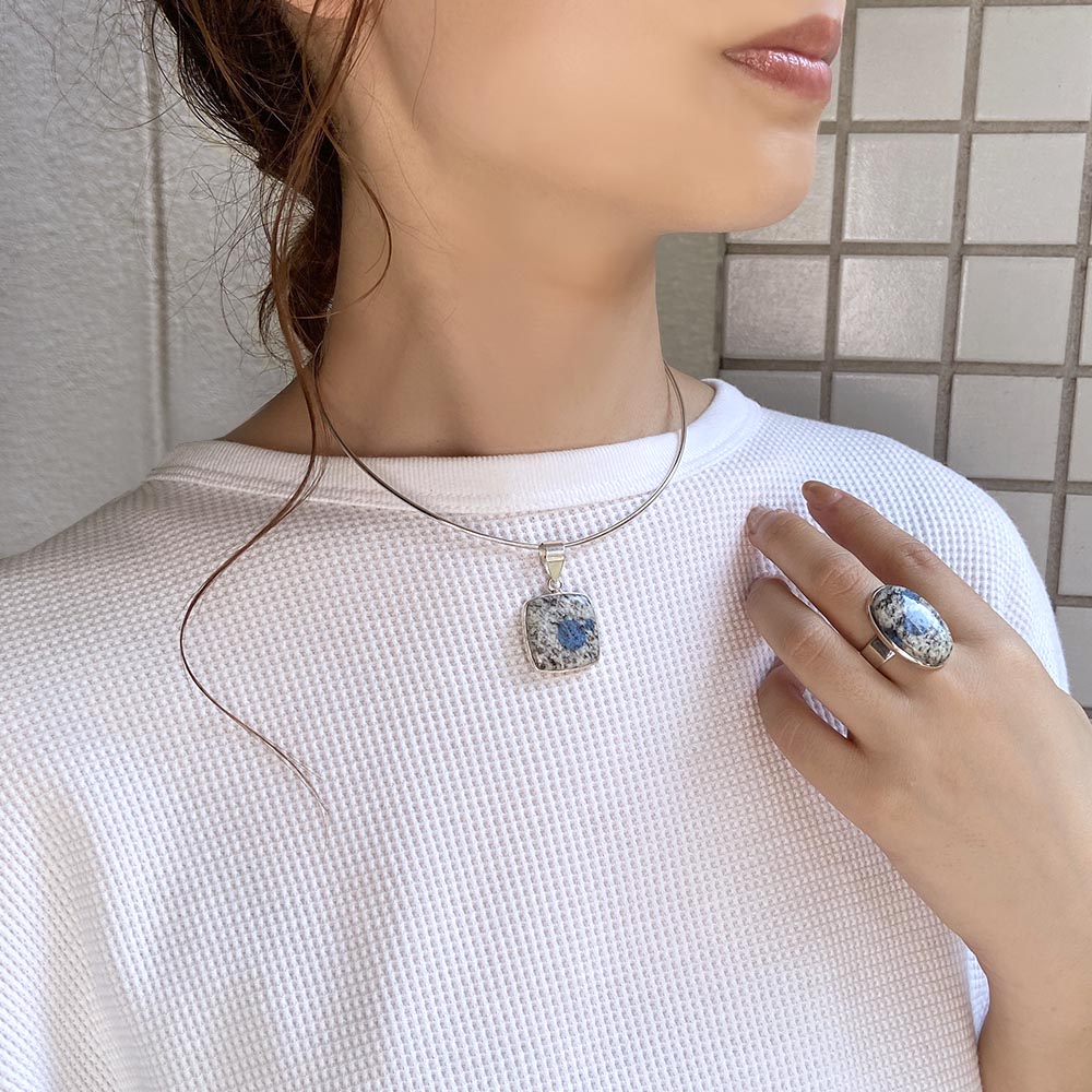 V アズライトイングラナイト スクエアーペンダントトップ