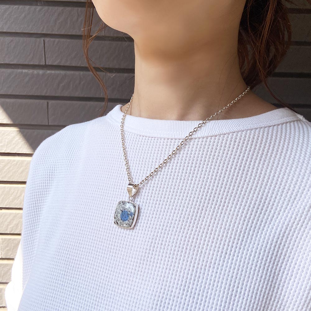 V アズライトイングラナイト スクエアーペンダントトップ