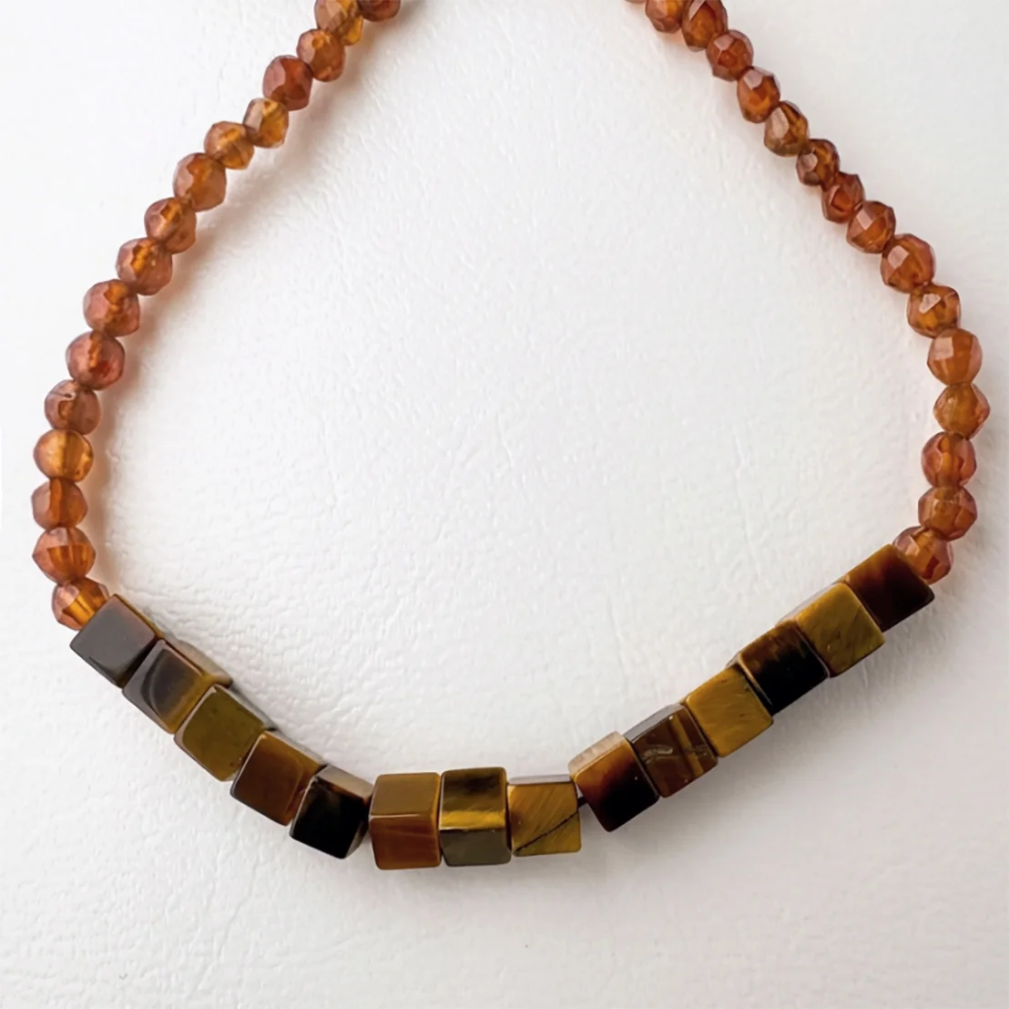 カラーで選ぶコードブレスレット（茶）タイガーアイ×ヘソナイトガーネット【Fortune Stone Table】