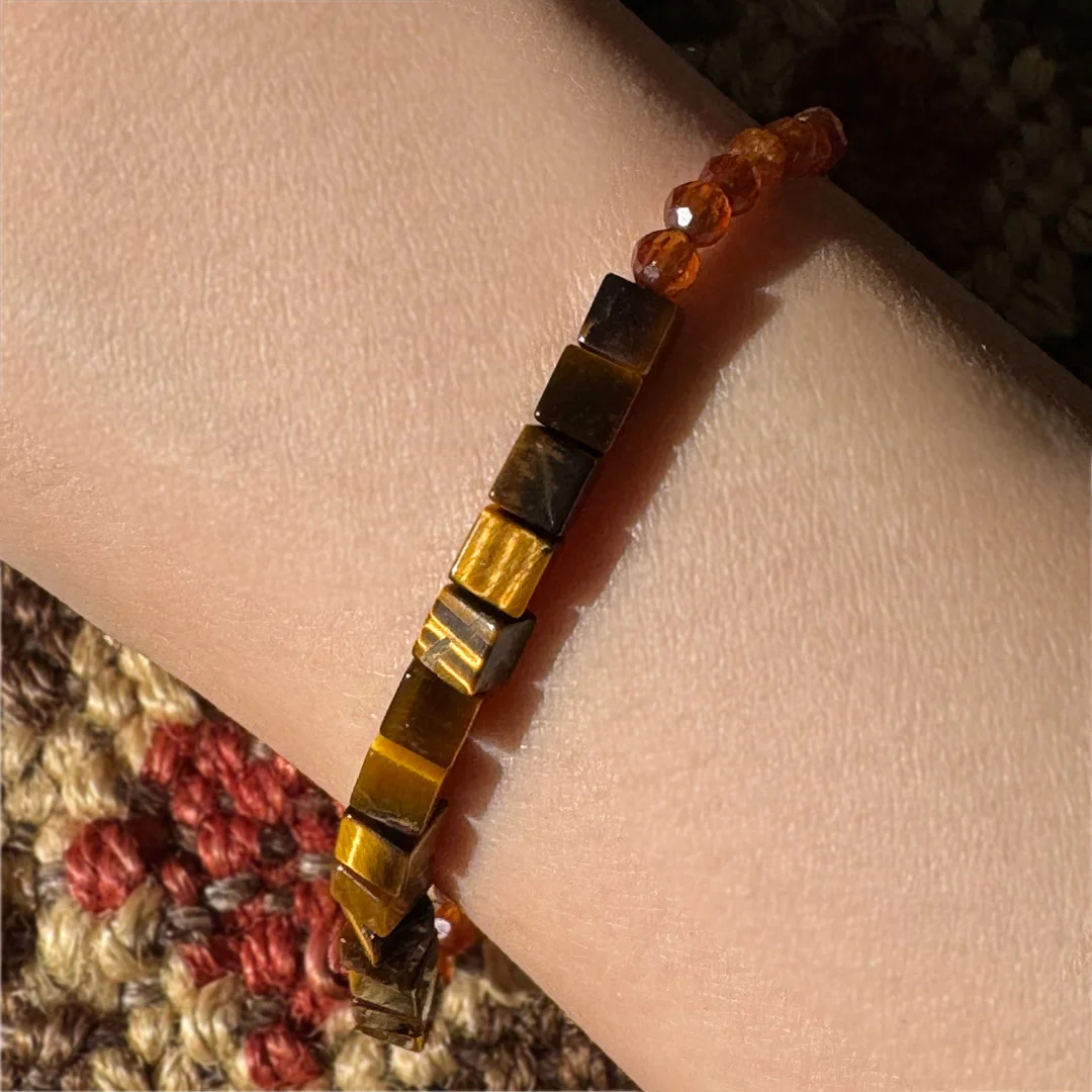 カラーで選ぶコードブレスレット（茶）タイガーアイ×ヘソナイトガーネット【Fortune Stone Table】