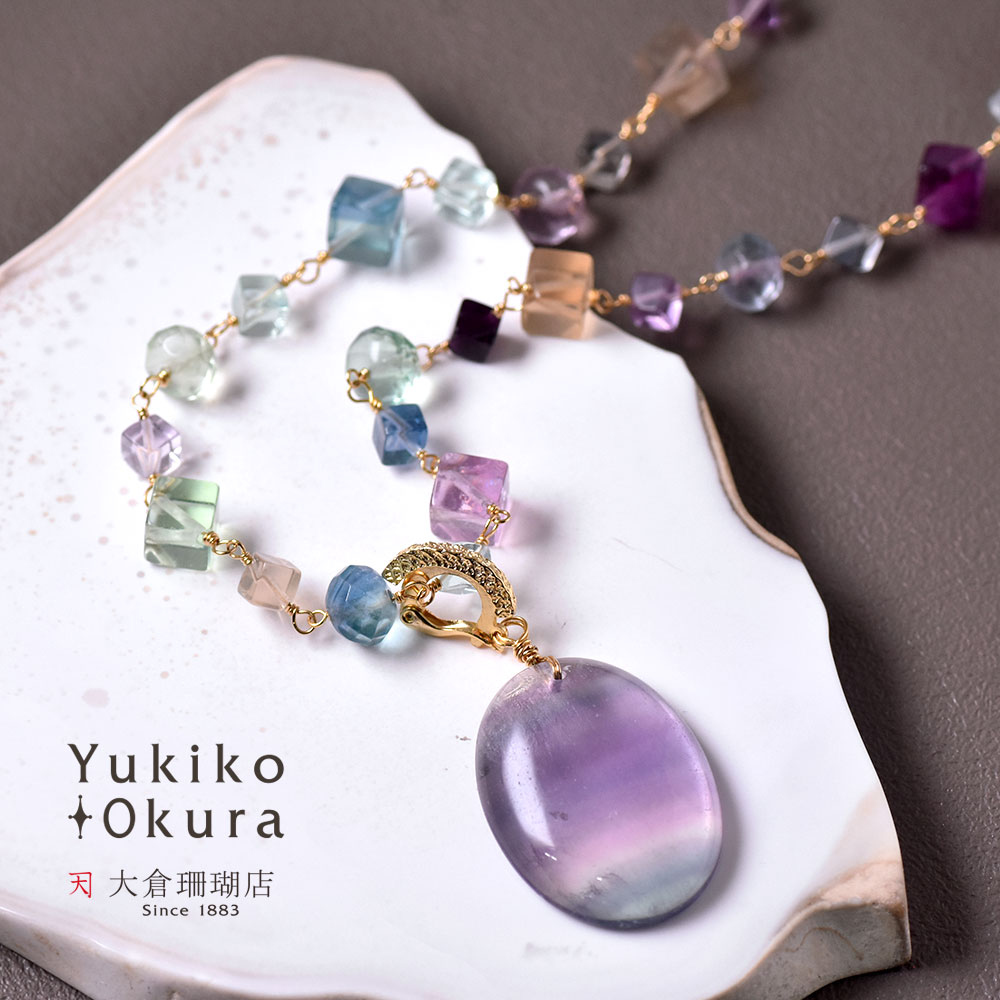 マルチカラー フローライト オーバルペンダントネックレス